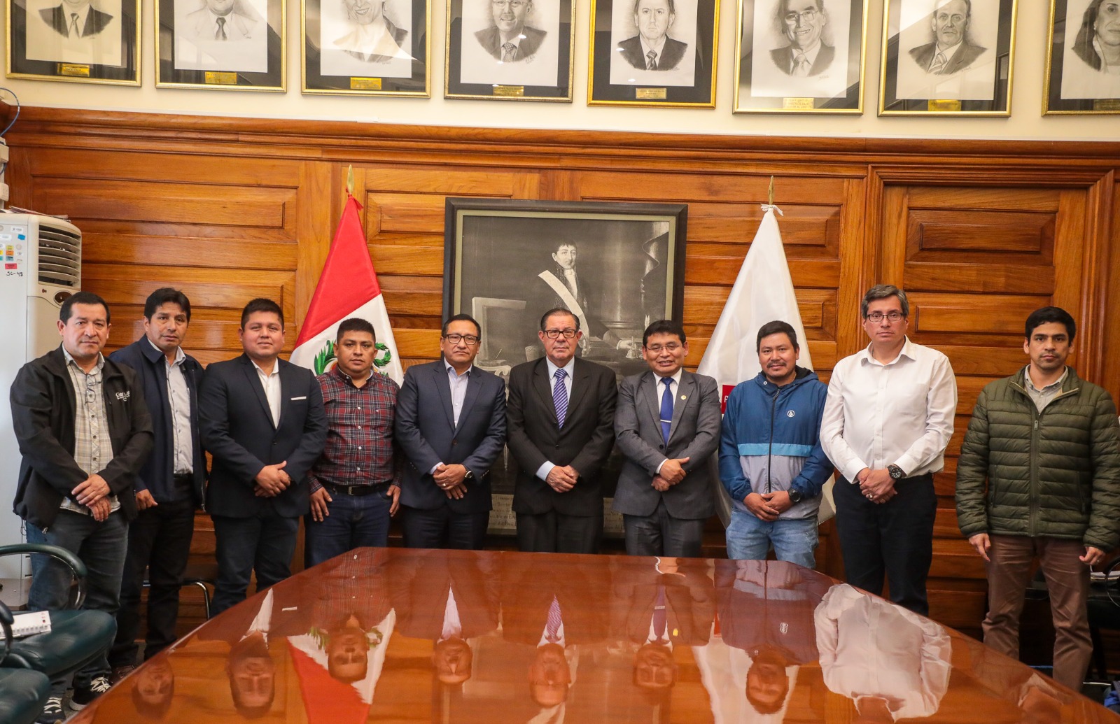 Promover el fortalecimiento de atención para reducir las brechas en recursos humanos en los establecimientos de salud del Bajo Urubamba, provincia de La Convención, son parte de los acuerdos arribados en la mesa técnica que impulsó el Ministerio de Salud (Minsa) con el Gobierno Regional Cusco y autoridades locales del distrito convenciano de Megantoni.
