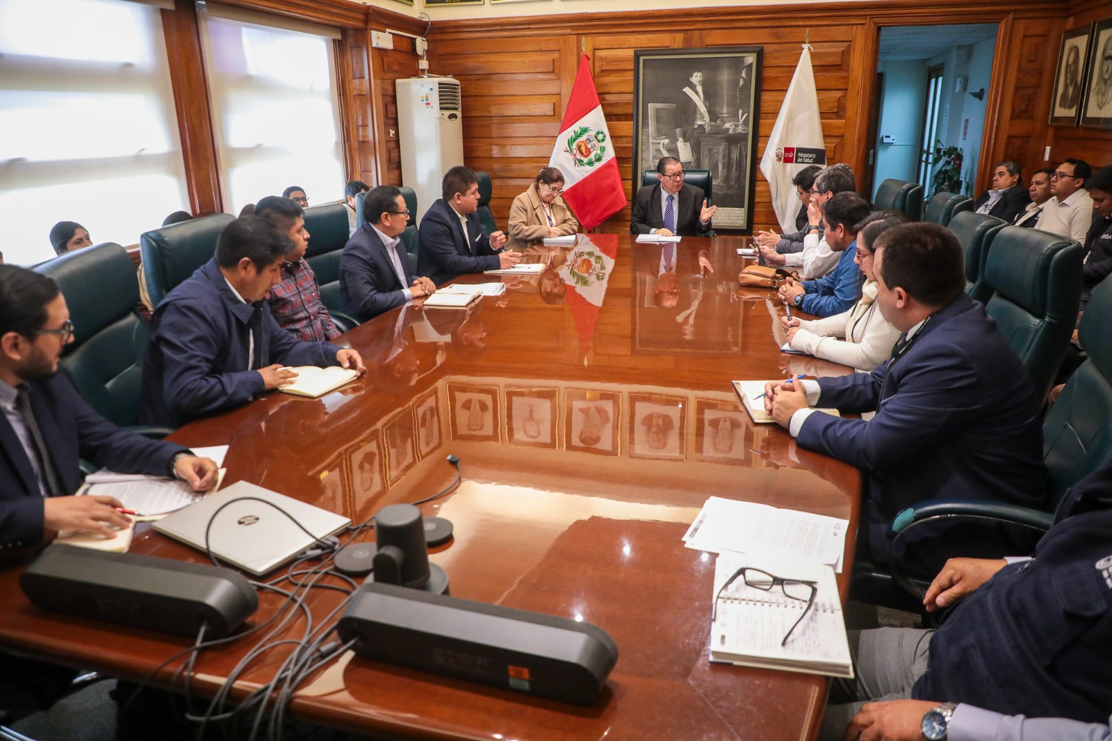 Promover el fortalecimiento de atención para reducir las brechas en recursos humanos en los establecimientos de salud del Bajo Urubamba, provincia de La Convención, son parte de los acuerdos arribados en la mesa técnica que impulsó el Ministerio de Salud (Minsa) con el Gobierno Regional Cusco y autoridades locales del distrito convenciano de Megantoni.