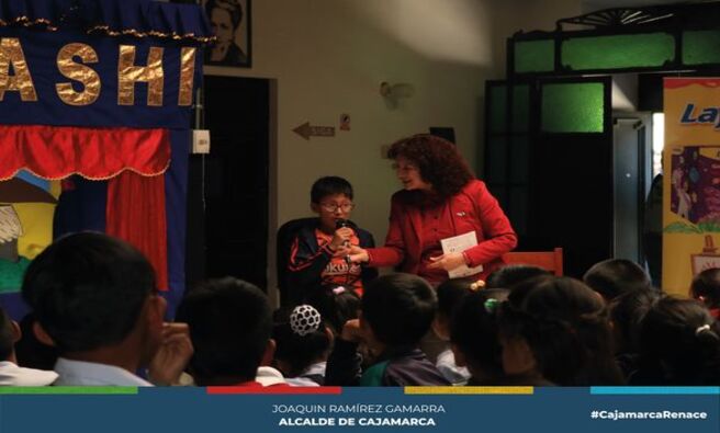 π§Έπ La gerencia de Turismo y Cultura de la Municipalidad Provincial de Cajamarca continΓΊa celebrando la fundaciΓ³n de nuestra querida biblioteca municipal. Disfrutamos de la encantadora presentaciΓ³n de marionetas de Rafael Taica y el cuentacuentos mΓ‘gico de Carmen Salas.
ππ Es vital que los niΓ±os se acerquen a las bibliotecas y puedan realizar actividades en ellas. Las bibliotecas no solo son lugares para acceder a libros, sino tambiΓ©n espacios donde los niΓ±os pueden explorar su imaginaciΓ³n, aprender nuevas habilidades y socializar. Participar en actividades como cuentacuentos y presentaciones de marionetas fomenta el amor por la lectura y la cultura desde una edad temprana, construyendo asΓ una base sΓ³lida para su desarrollo integral.
Β‘Con Joaquin, Cajamarca renace!