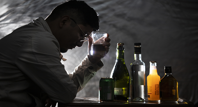 EsSalud alerta que el consumo excesivo de bebidas alcohólicas puede ser mortal