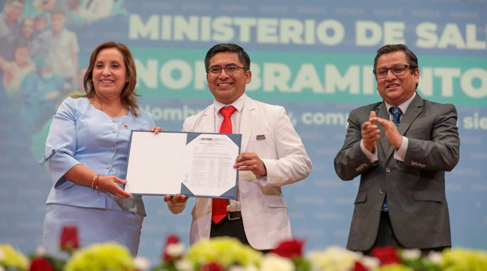 DIRIS Lima Sur: 150 trabajadores de salud reciben resolución de nombramiento y acceden a mejoras laborales