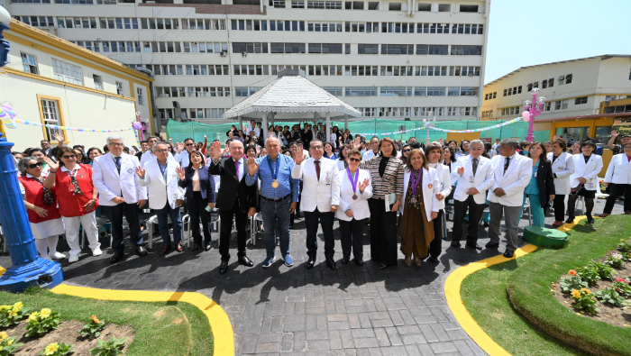 El director general, Dr. Carlos Urbano, felicitó, reconoció y agradeció a todos los servidores que dejan su mayor esfuerzo en cada turno de trabajo en la atención a los menores.