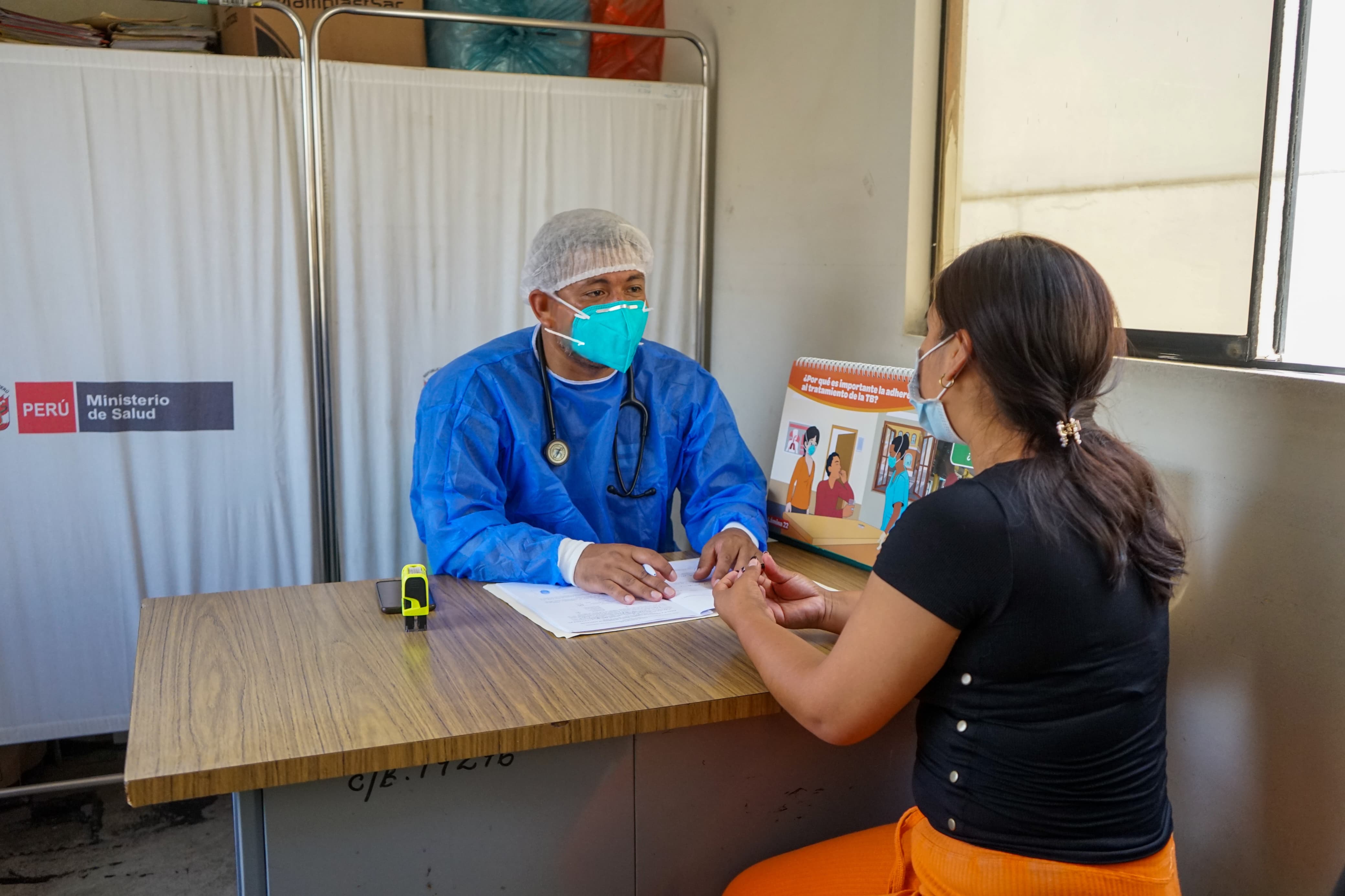 Perú da pasos significativos en la identificación temprana de casos y el tratamiento de la tuberculosis resistente