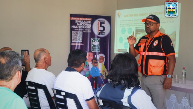 imagen de la capacitacion ante Reisgos y Desastres realizado en la Municipalidad