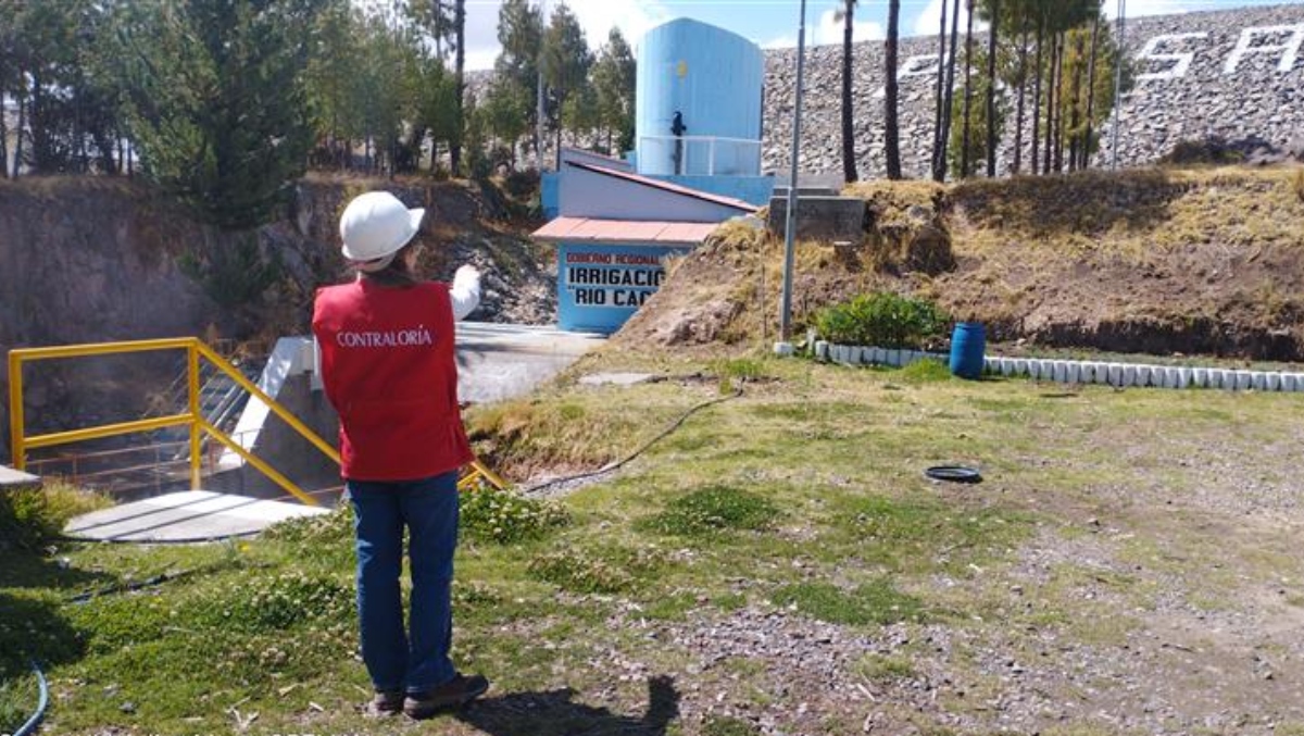 Ayacucho.– La Contraloría General de la República ha alertado al Gobierno Regional de Ayacucho sobre las deficientes condiciones de mantenimiento de los equipos que permiten monitorear el comportamiento y controlar la entrega gradual del agua almacenada en la presa Cuchoquesera.