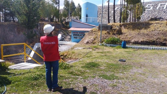 Ayacucho.– La Contraloría General de la República ha alertado al Gobierno Regional de Ayacucho sobre las deficientes condiciones de mantenimiento de los equipos que permiten monitorear el comportamiento y controlar la entrega gradual del agua almacenada en la presa Cuchoquesera.

