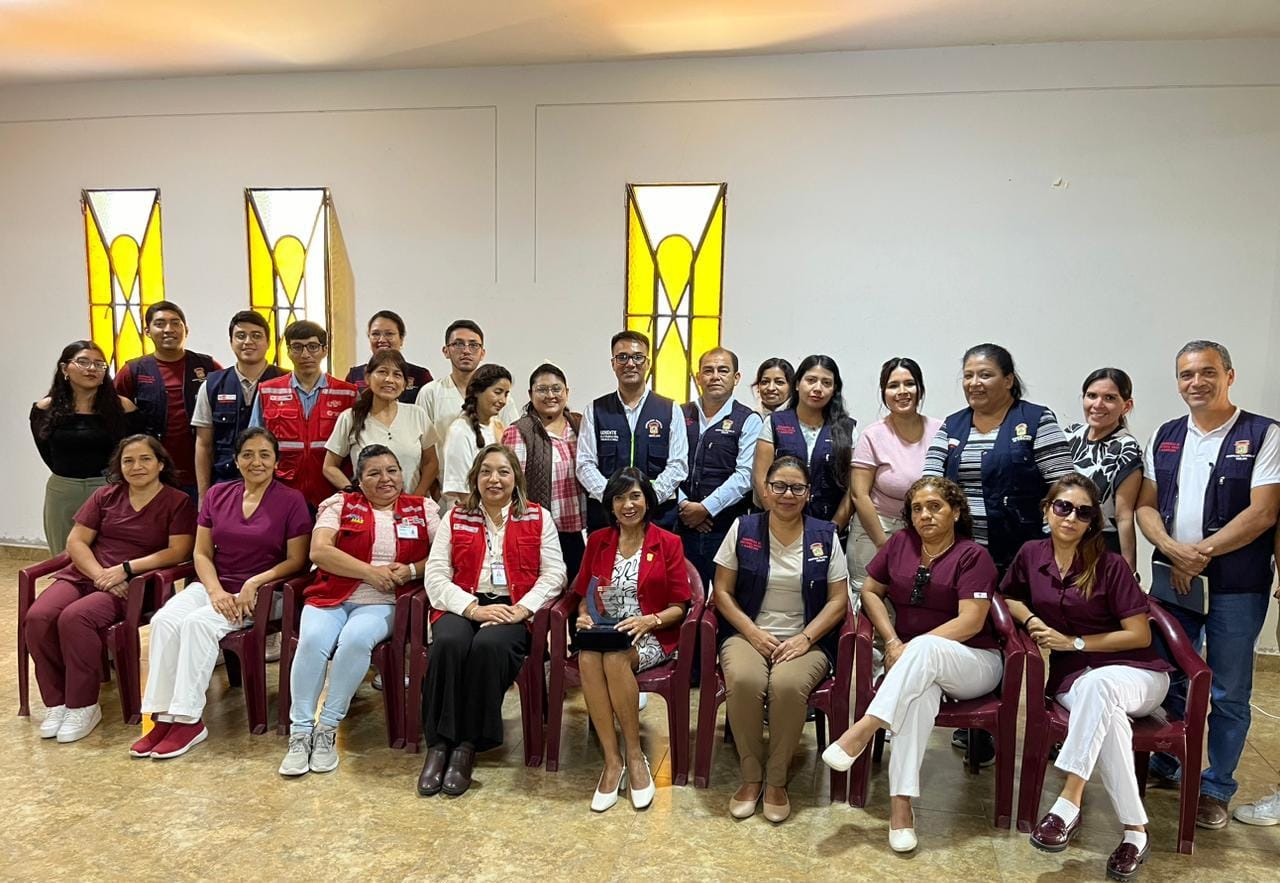 Reconocimiento Desarrollo Social (alcaldesa y personal)