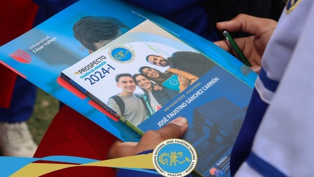La Oficina Central de Admisión y el Centro Preuniversitario de la UNJFSC participaron de la feria de orientación vocacional denominada “Tu Futuro Juntos con Más Oportunidades”.