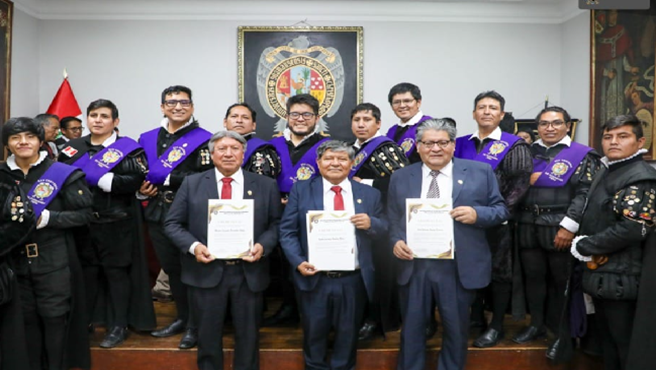Entrega de credenciales para autoridades universitarias electas periodo 2025-2030.