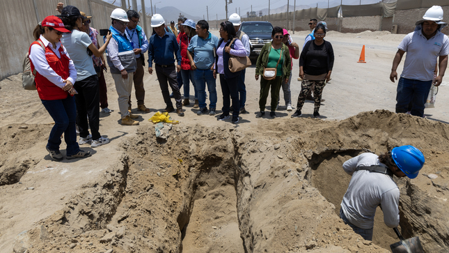Después de 50 años agua para Olof palme, Papa León XIII y 15 de enero: iniciaron los trabajos de empalme de las tuberías de agua potable.