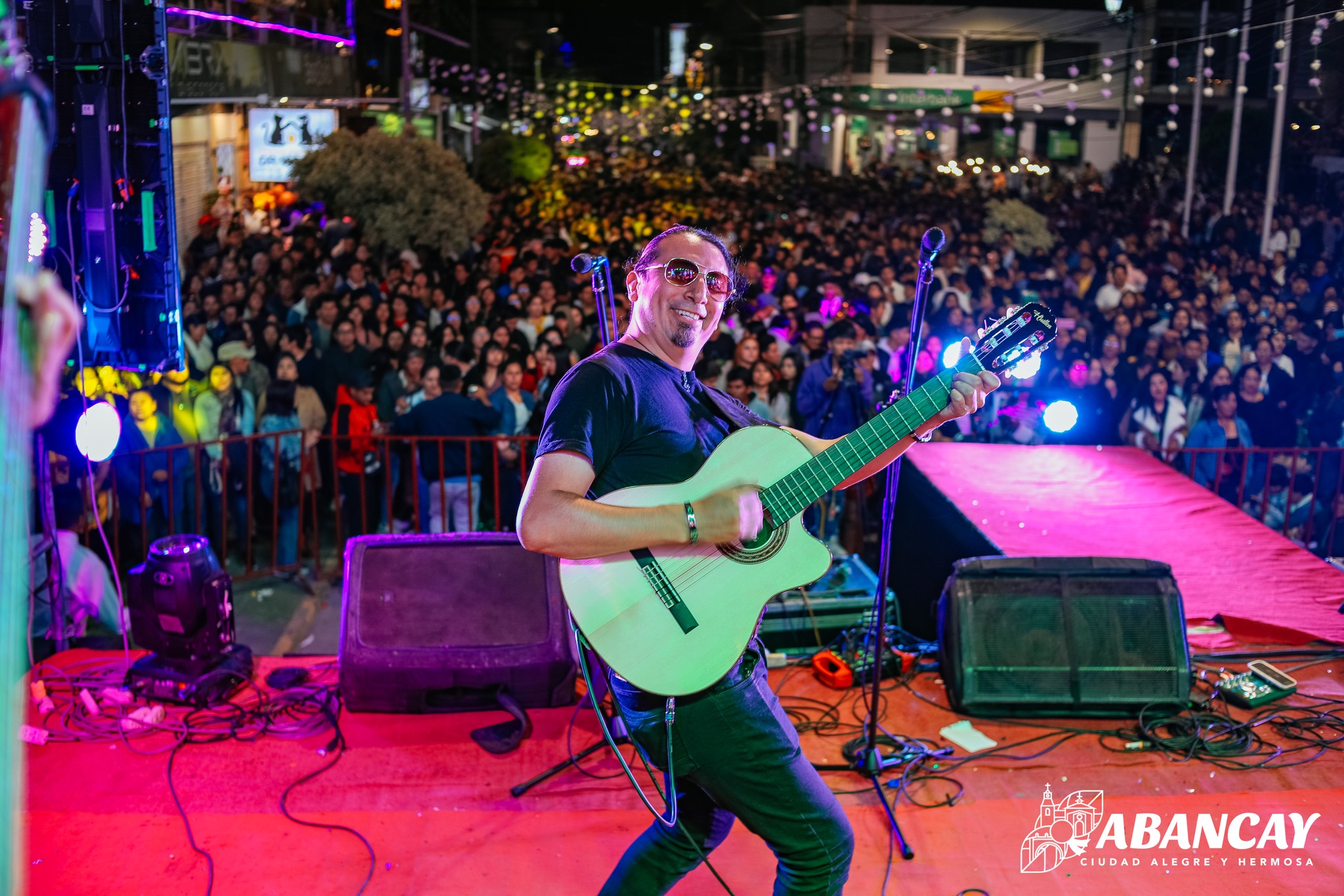 ¡Abancay Está De Fiesta! Artistas Locales Cautivan Al Público En Una Serenata Memorable.