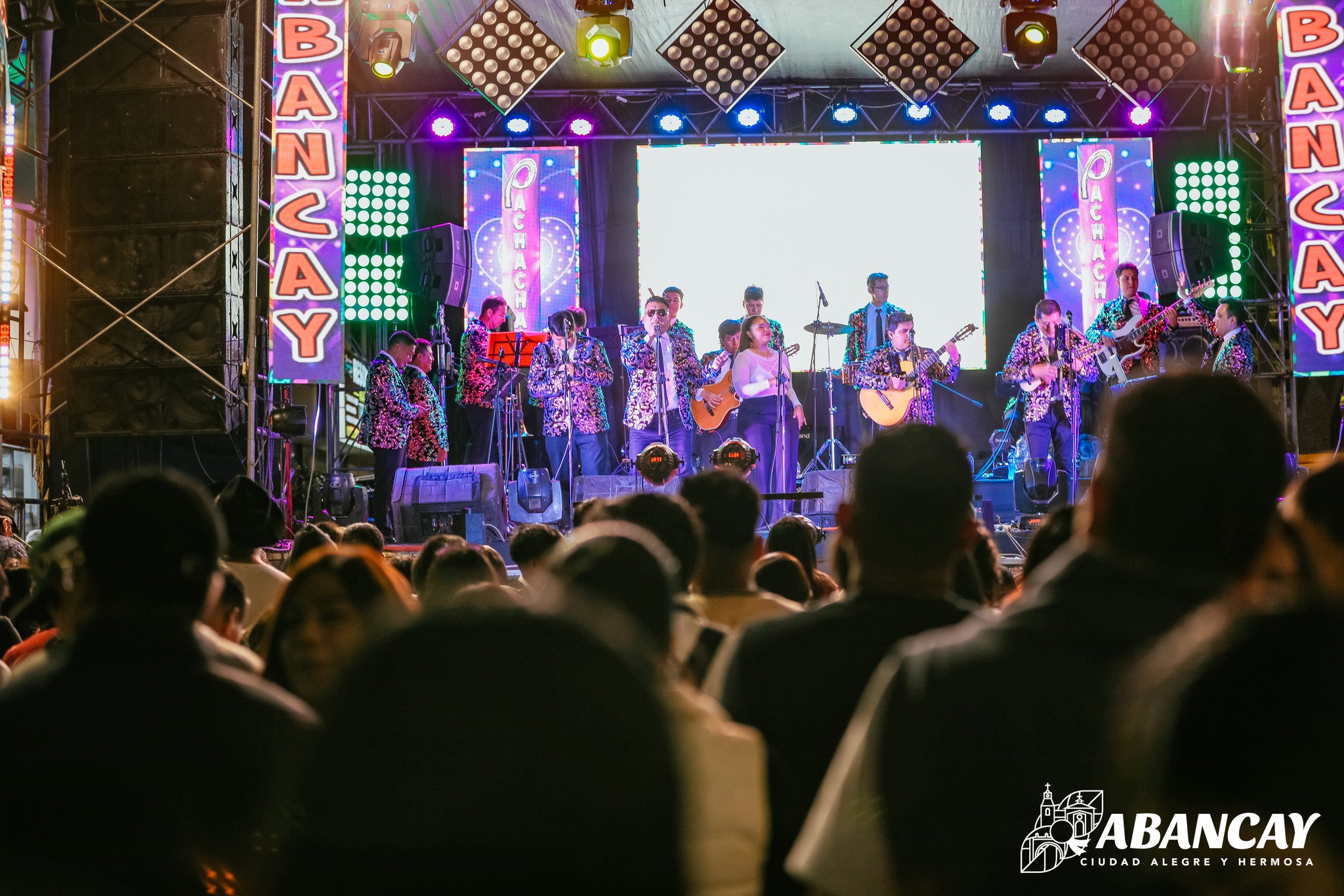 ¡Abancay Está De Fiesta! Artistas Locales Cautivan Al Público En Una Serenata Memorable.