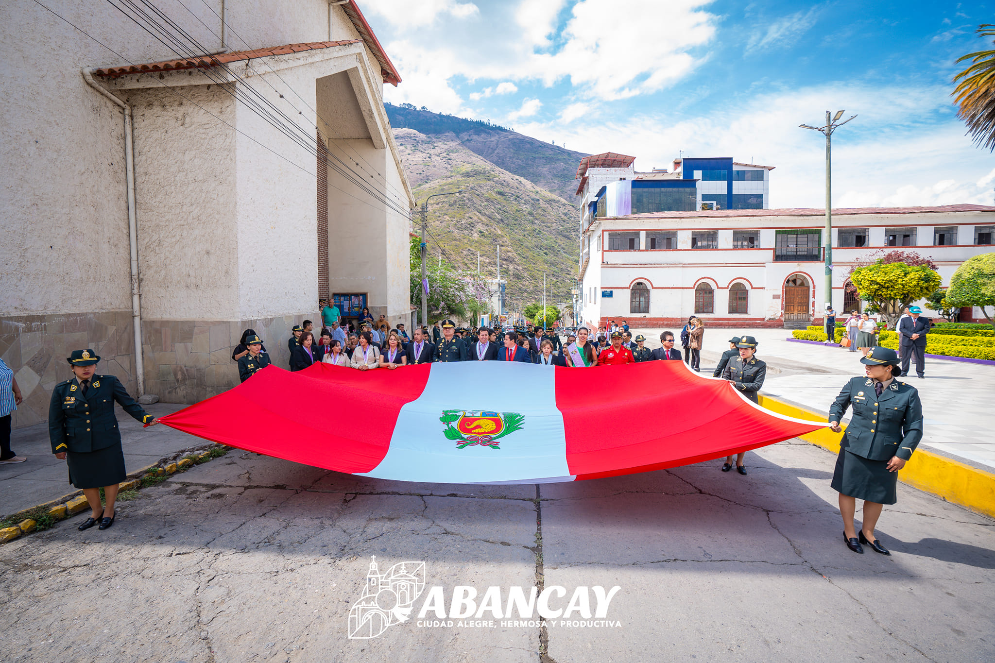 🤍💜"Abancay Celebra Con Grandeza El 150° Aniversario De Elevacion De Villa A Ciudad Con El Tradicional Paseo De La Bandera.