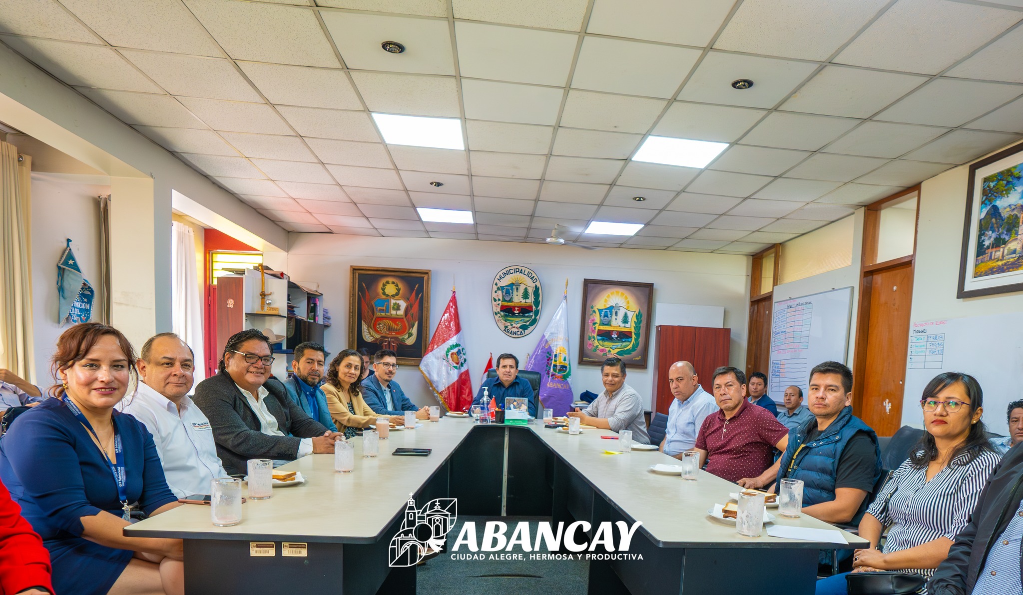 📌🔴"Fortaleciendo la Gestión Pública: Reunión entre la Municipalidad de Abancay y el Programa GFP Subnacional de la Cooperación Suiza" 💼🤝🌟