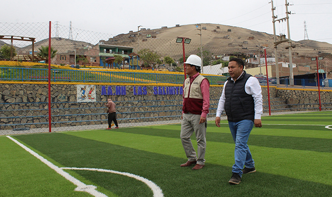 Alcalde Edwin Valdivia realiza visita de trabajo en la obra de Las Salinitas