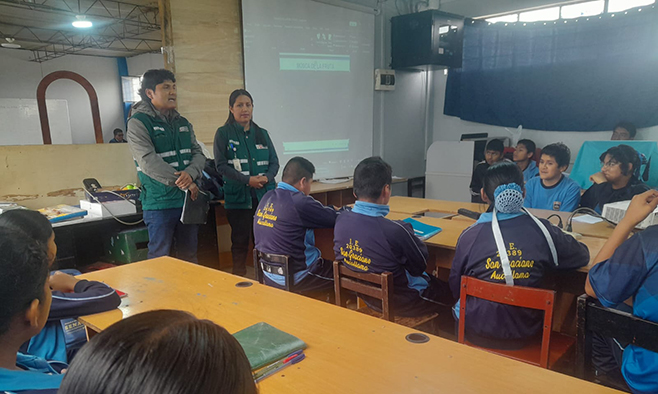 Alumnos de la IE San Graciano participan en Charla Ambiental