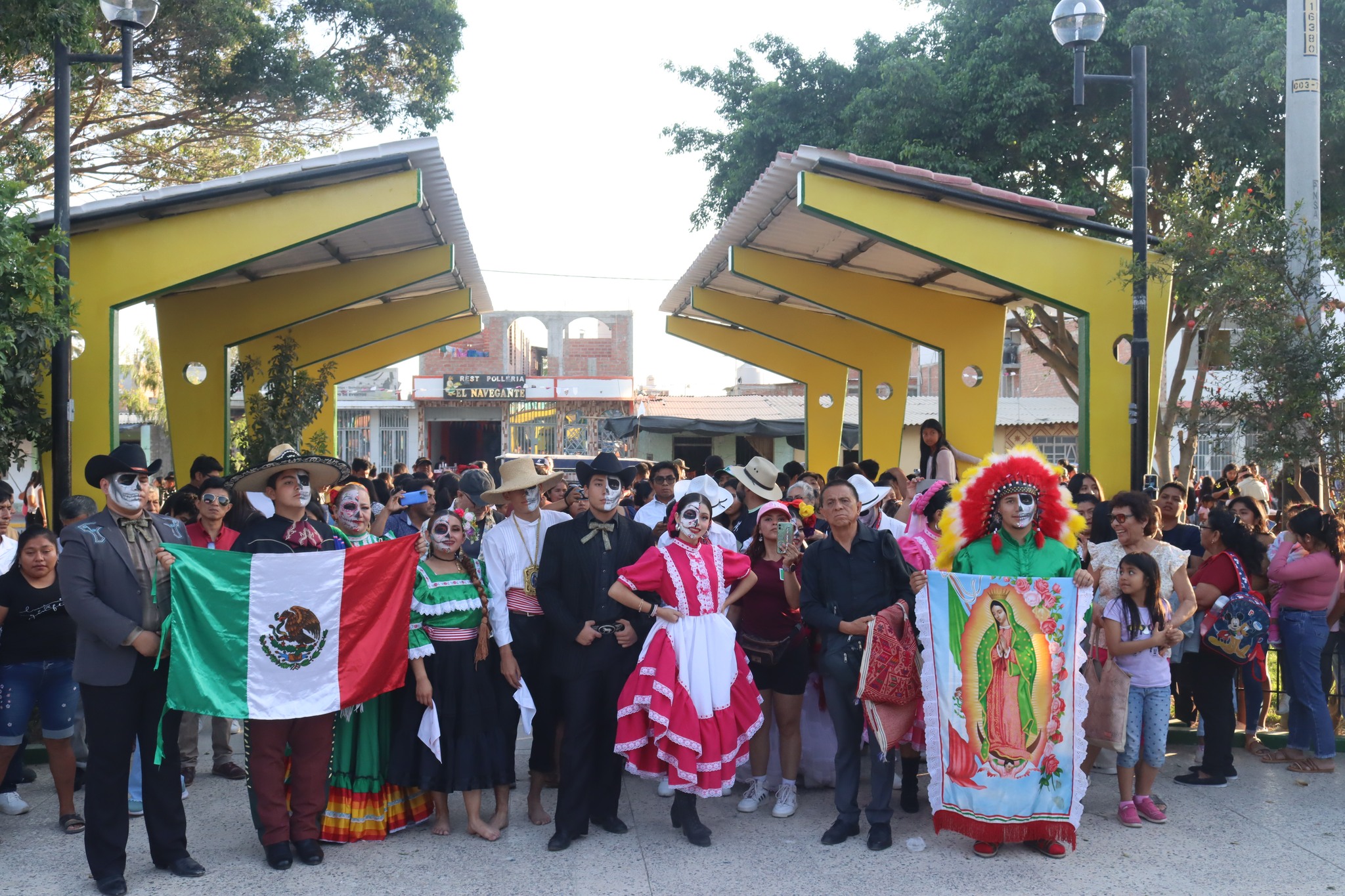 La Miel y Angelitos