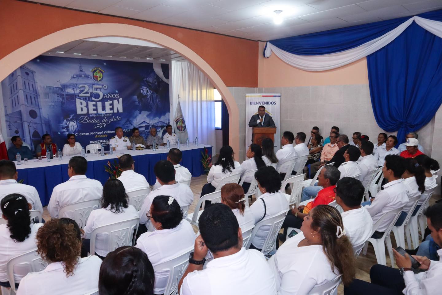 Por los 25º Aniversario del distrito de Belén, el alcalde Cesar Vidaurre Floridas encabezó la Sesión Solemne