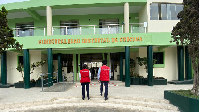 La Libertad.– La Contraloría General de la República (CGR) identificó presunta responsabilidad penal y administrativa en la exjefa de la Unidad de Recursos Humanos de la Municipalidad Distrital de Chicama, quien ejerció el cargo del 1 de febrero al 1 de junio de 2023. La exfuncionaria habría incurrido en una doble percepción de ingresos provenientes del Estado durante el primer semestre del año pasado, sin contar con licencia sin goce de haber que justificara su situación.