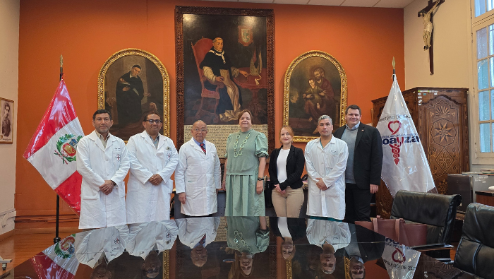 Embajada de Alemania visitó el Hospital Loayza en jornada quirúrgica