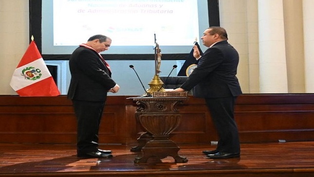 La ceremonia contó con la asistencia del ministro de Economía y Finanzas, José Arista Arbildo, el Secretario Ejecutivo del Centro Interamericano de Administraciones Tributarias (CIAT), Marcio Verdi y diversos funcionarios de la SUNAT.