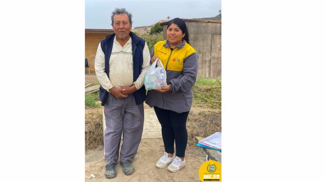 Entrega de alimentos a los integrantes del Programa Vaso de Leche, correspondiente al mes de noviembre