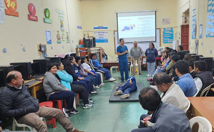 Charla de primeros auxilios I.E. Micaela Bastidas
