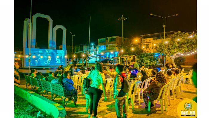 ¡Fiesta de disfraces y municine terror, con la proyección de la película "Cruella" en la Plaza de la Agricultura!