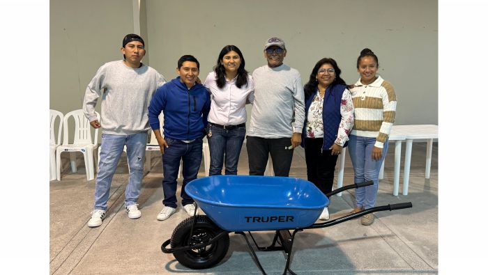 Imágenes del agasajo y compartir por el día del trabajador de construcción civil que se desarrolló en las instalaciones del SUM-Mejía