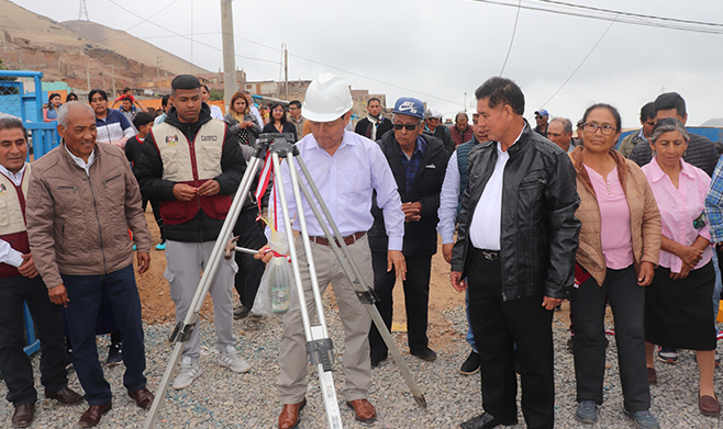 Inauguración del campo de grass sintético en el Centro Poblado de Salinitas