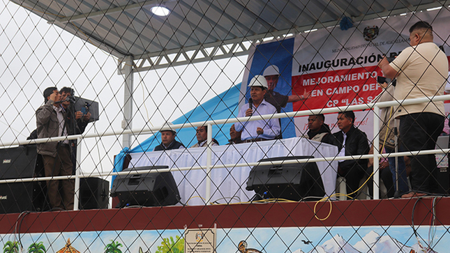 Inauguración del campo de grass sintético en el Centro Poblado de Salinitas