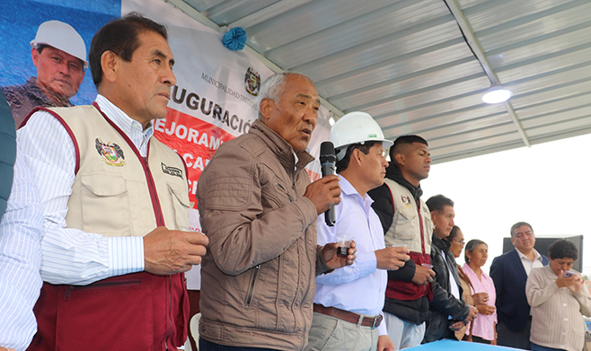 Inauguración del campo de grass sintético en el Centro Poblado de Salinitas
