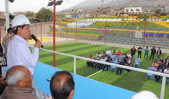 Inauguración del campo de grass sintético en el Centro Poblado de Salinitas