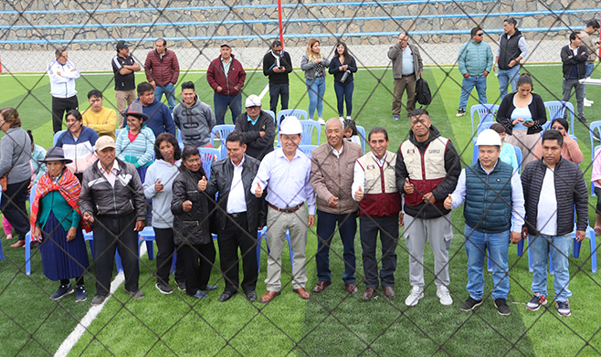 Inauguración del campo de grass sintético en el Centro Poblado de Salinitas