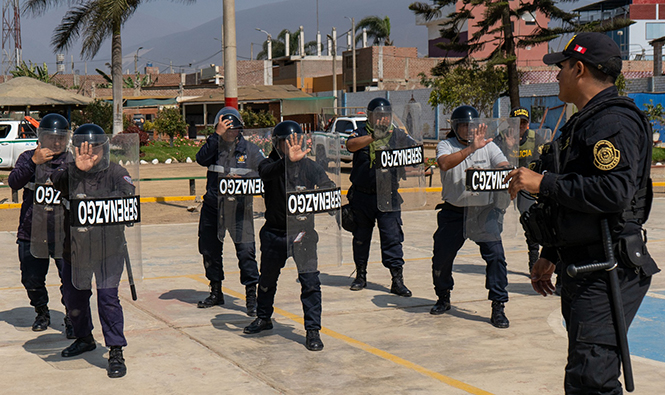 Personal de Serenazgo recibe charla instructiva y de capacitación con Policía Nacional del Perú