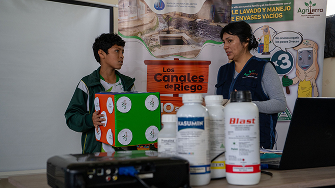 Exitosa jornada de charla ambiental en IE José Carlos Mariátegui