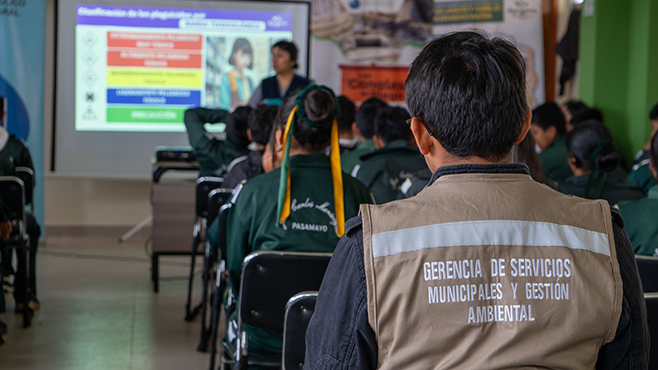Exitosa jornada de charla ambiental en IE José Carlos Mariátegui
