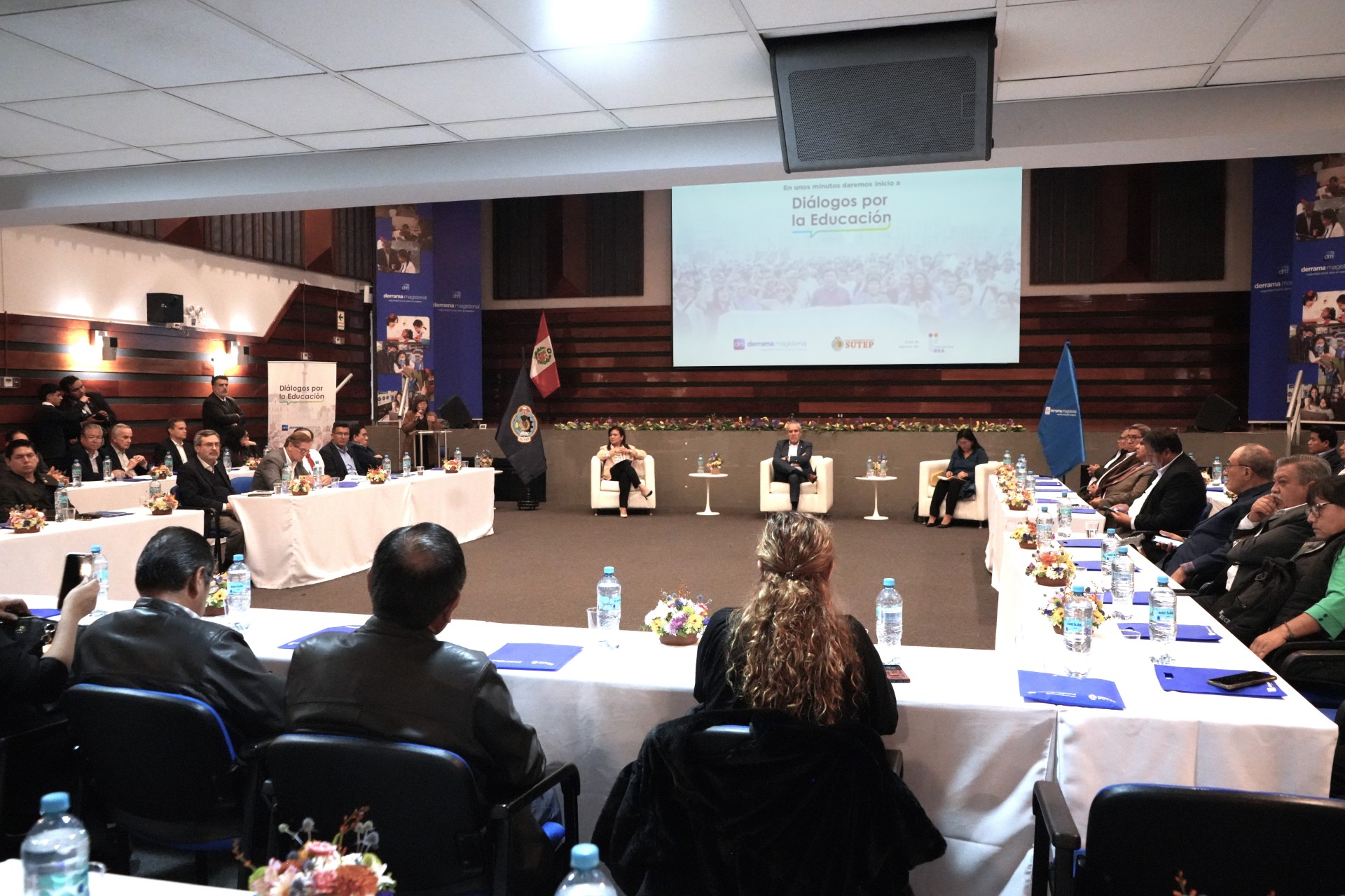 En Diálogo por la Educación: CNE destaca importancia de financiamiento público adecuado 
