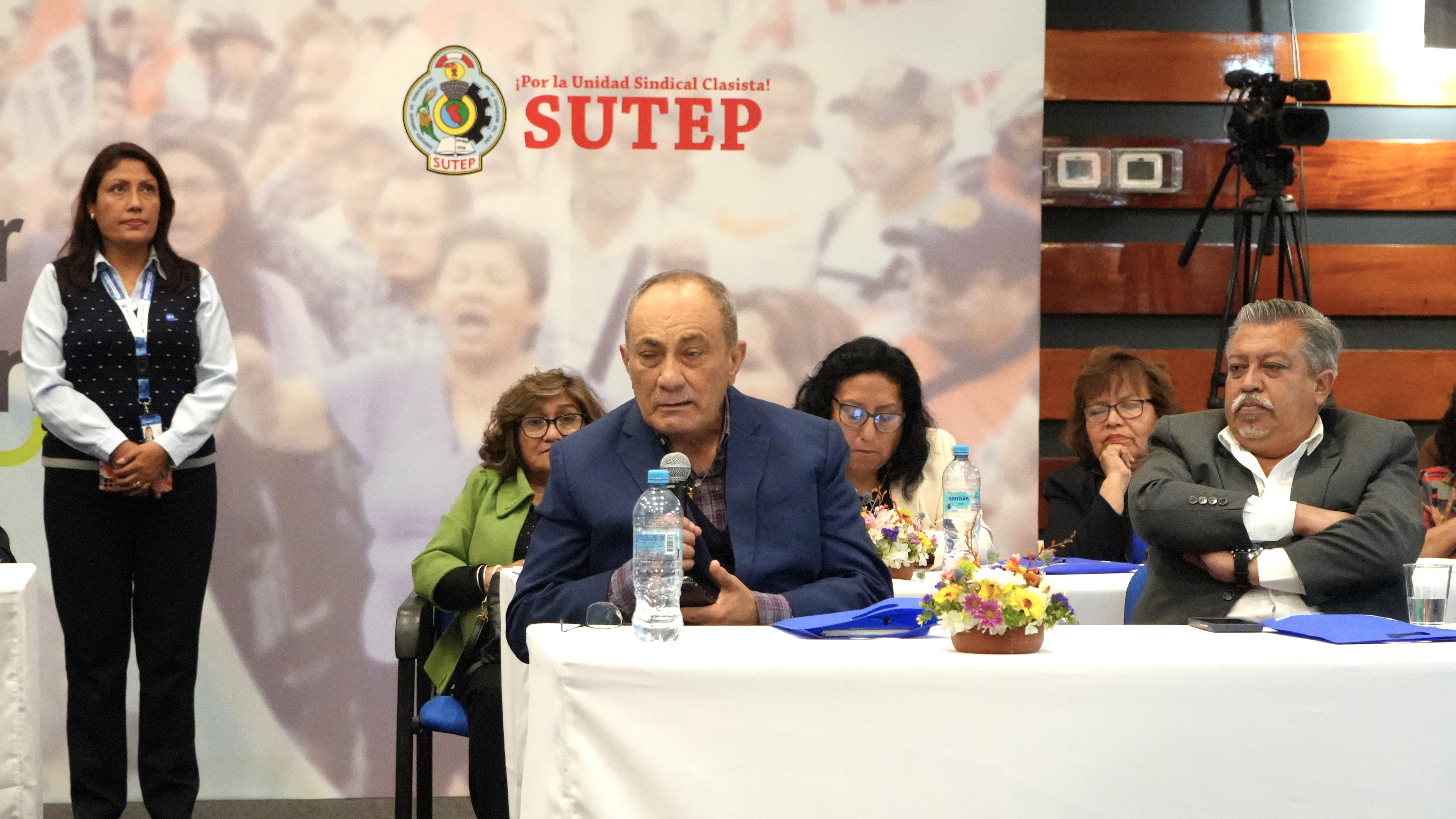 En Diálogo por la Educación: CNE destaca importancia de financiamiento público adecuado 