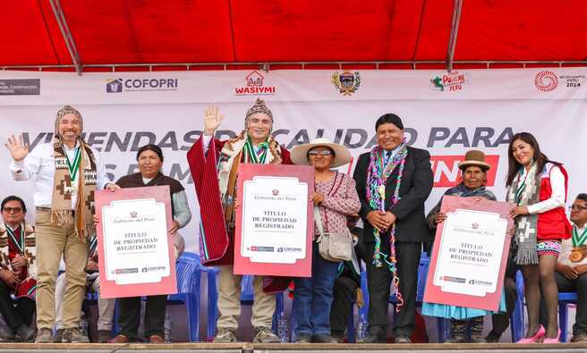Entrega de títulos a 13 provincias de la región de realizó en el marco de la campaña “Lote empadronado, por el título anhelado”.