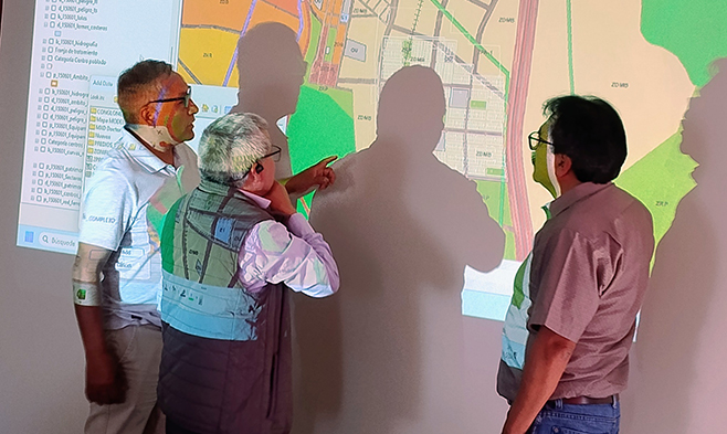 Equipo técnico del PDU realiza jornada de consultas presentadas por la población