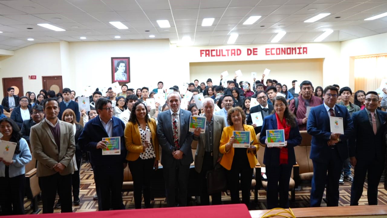 CNE continúa impulsando la ciudadanía plena y presenta el Observatorio del PEN en universidades de Cusco y Lima