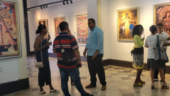 “Vírgenes Urbanas”: Embajada del Perú en Cuba presenta en Trinidad exhibición de la artista visual Ana de Orbegoso