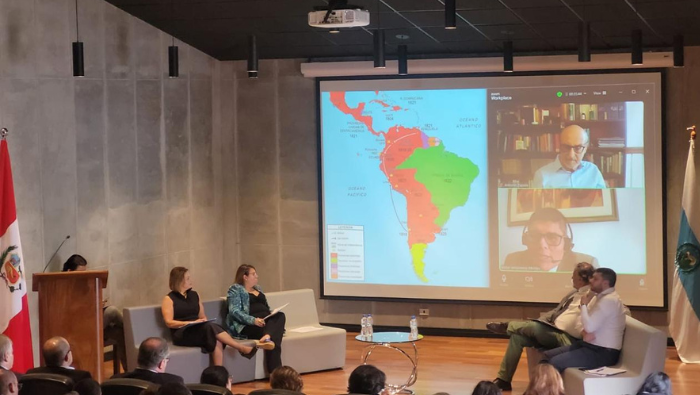 Embajada del Perú lidera diálogo y reflexiones en torno al bicentenario de las batallas de Junín y Ayacucho en la Universidad de Costa Rica