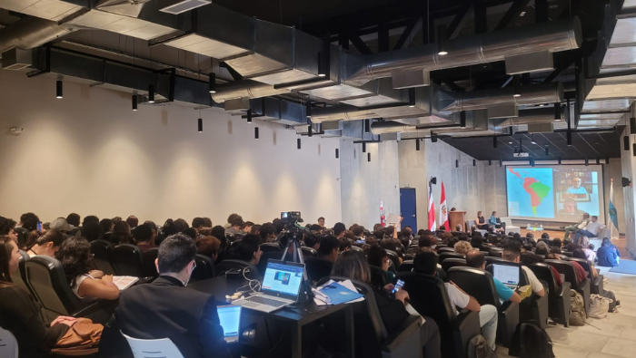 Embajada del Perú lidera diálogo y reflexiones en torno al bicentenario de las batallas de Junín y Ayacucho en la Universidad de Costa Rica