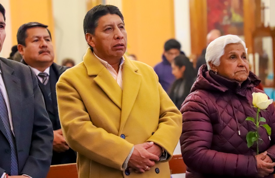 La Municipalidad Provincial de Puno participa en el sexto día de la novena del Señor de los Milagros