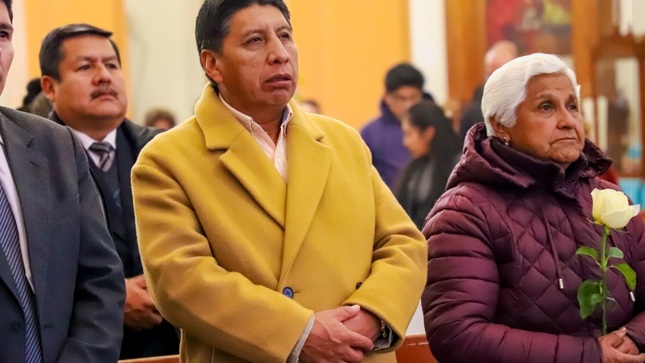 La Municipalidad Provincial de Puno participa en el sexto día de la novena del Señor de los Milagros