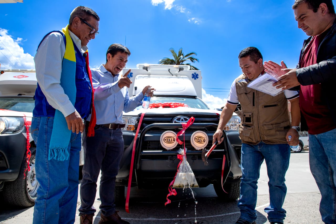 GORE Piura entrega dos modernas ambulancias a centros de salud de Huancabamba, para beneficiar a más de 20 mil personas