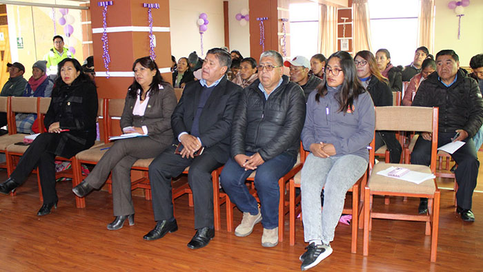 Presentamos diseño de su nueva escuela a comunidad educativa de la Escuela Bicentenario 73002 Glorioso 821