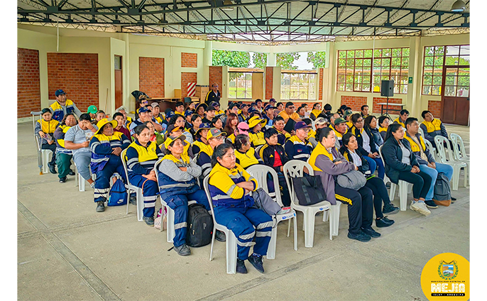 Taller de concientización sobre tema de violencia, dirigido a trabajadores de la municipalidad